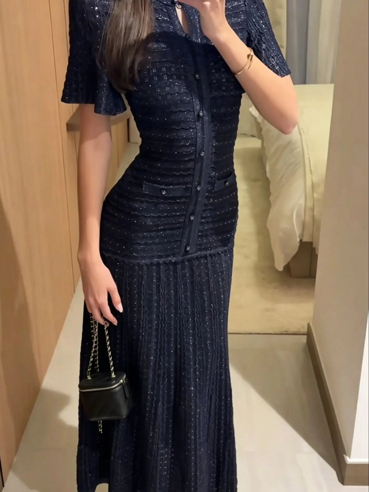 Robe longue habillee en maille scintillante - vue silhouette